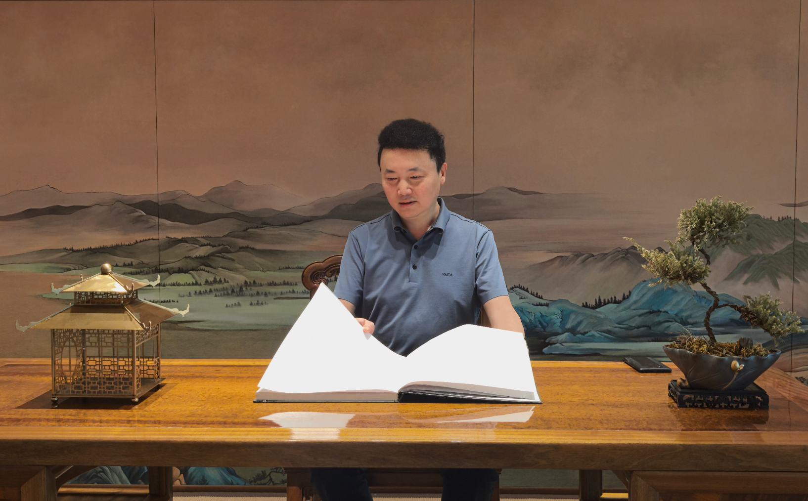 朱麟.png